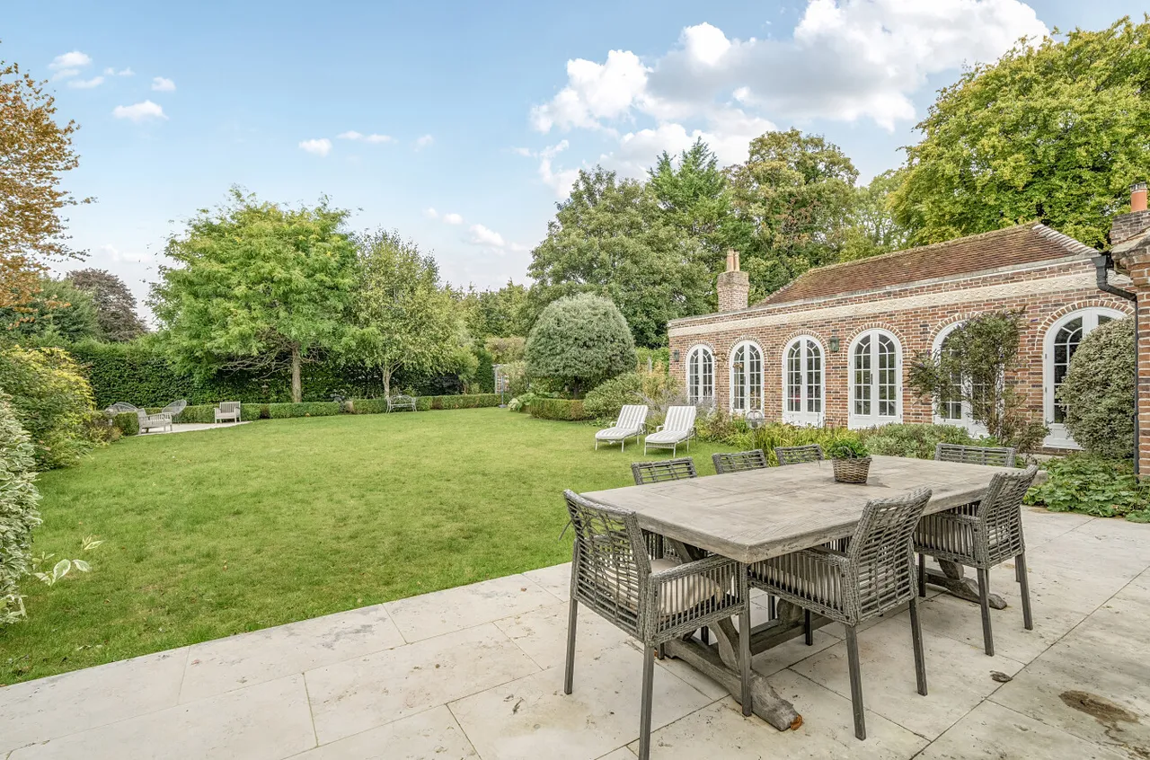Chapel Road, Meonstoke, SO32, photo 10