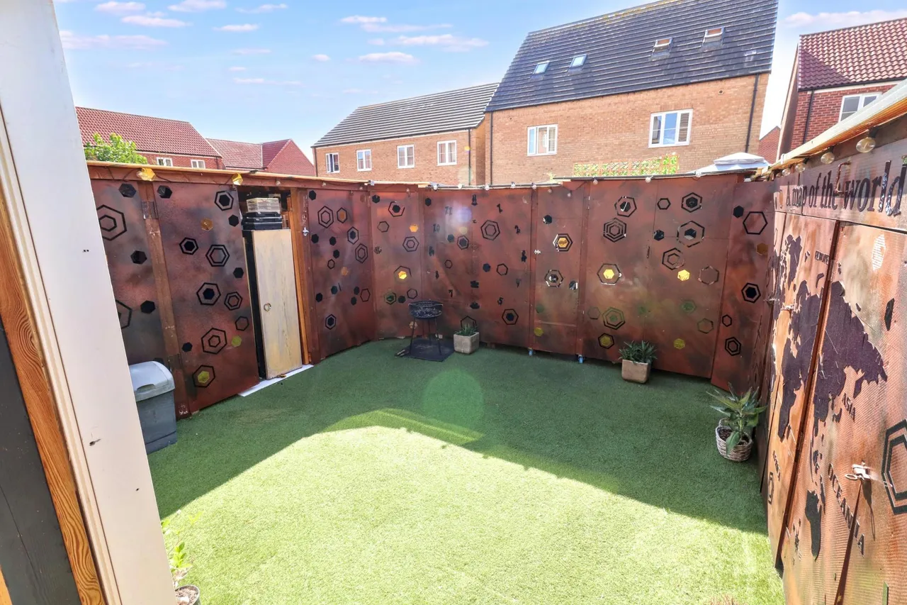 Saltern Drive, Spalding, PE11, photo 12