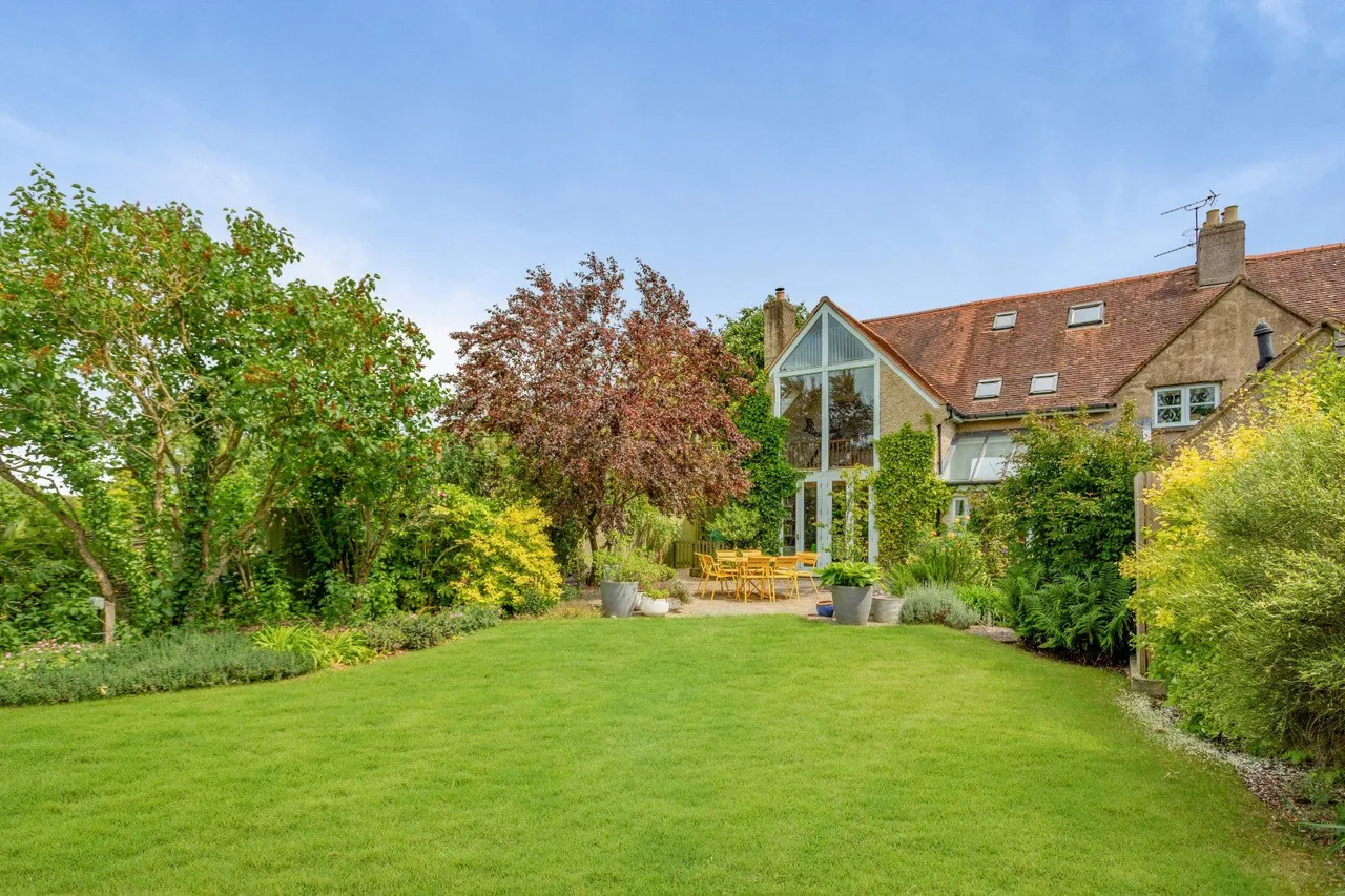 5 bed property for sale, Marston Hill Farm Cottages, Meysey Hampton, GL7