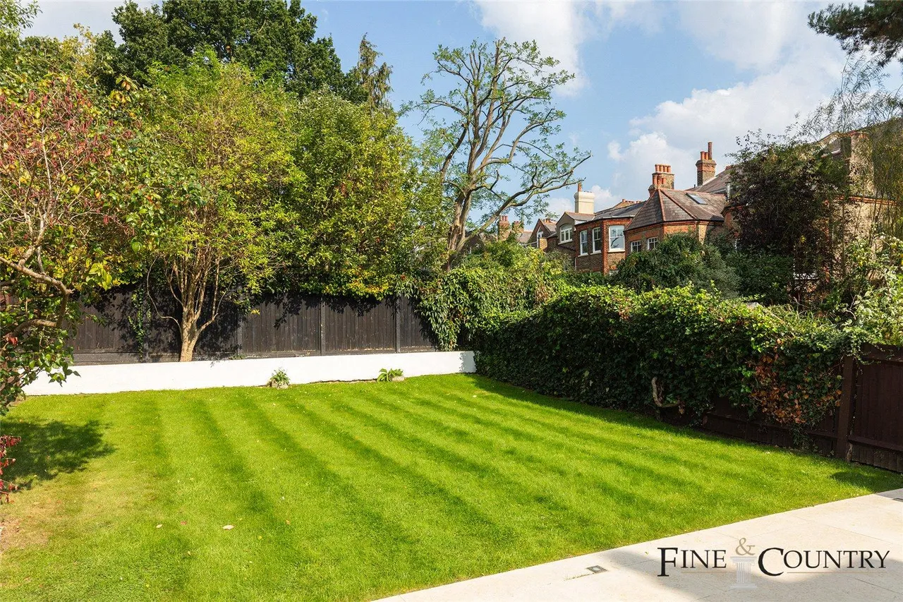 Fortune Green Road, London, photo 23