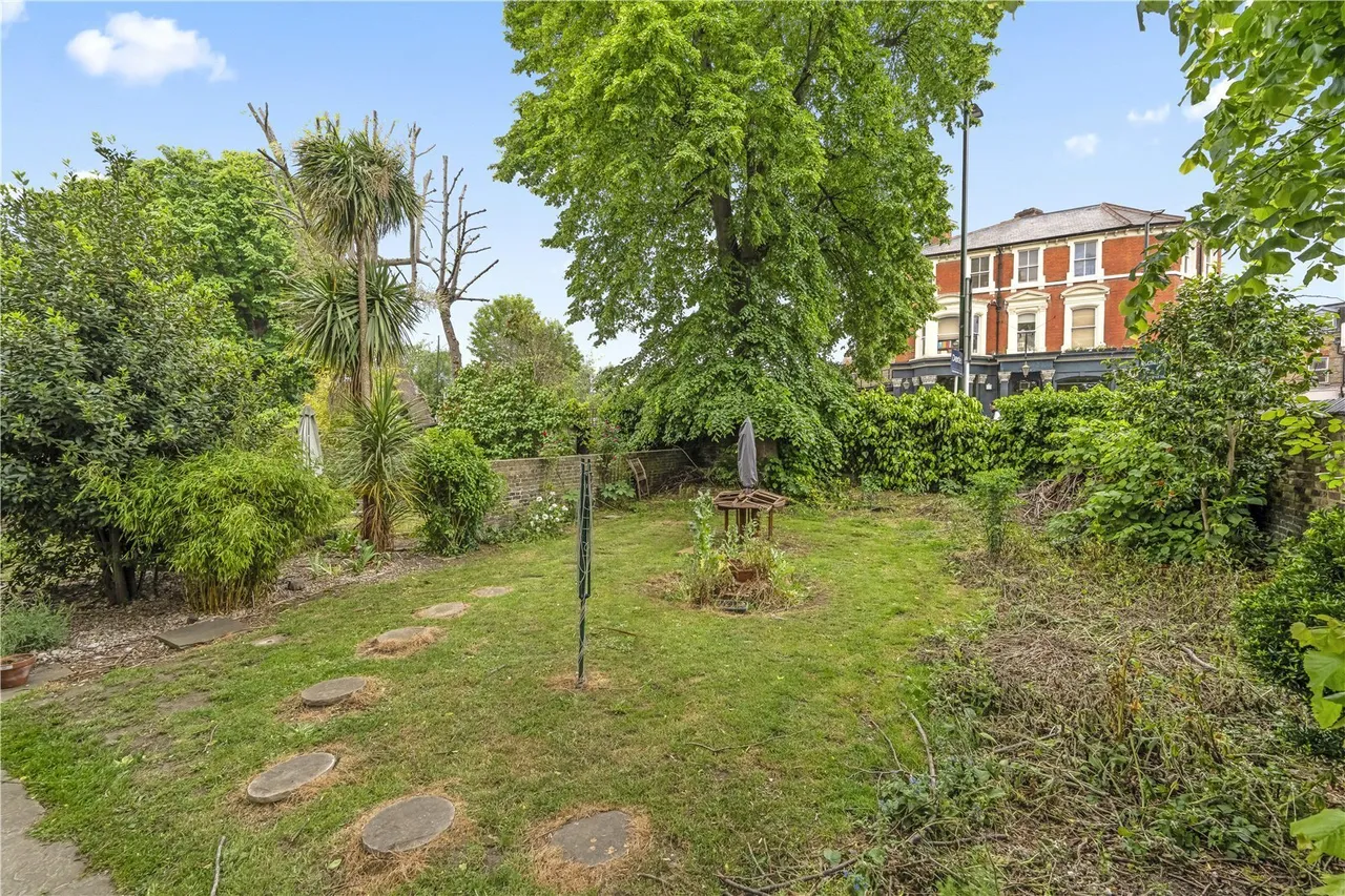 The Barons, St Margarets, TW1, photo 12