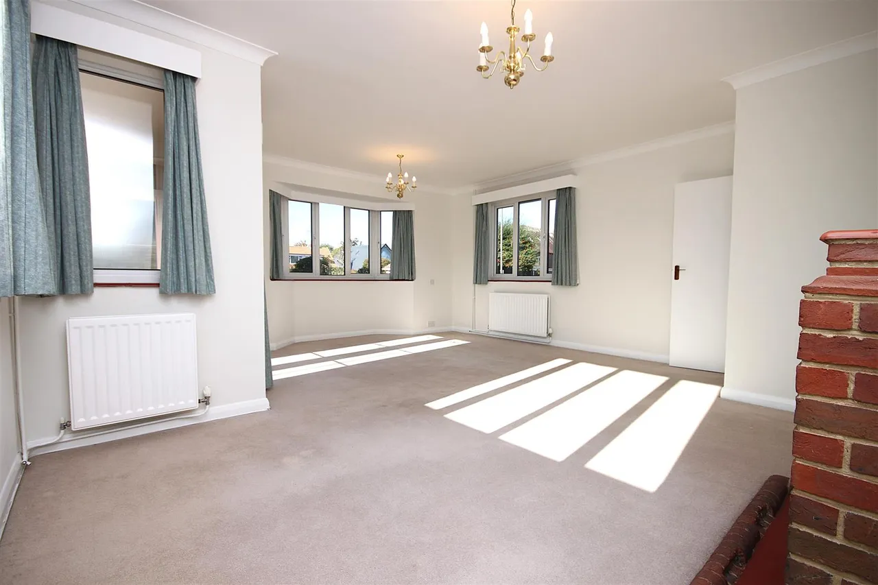 Quennell Close, Ashtead, KT21, photo 5
