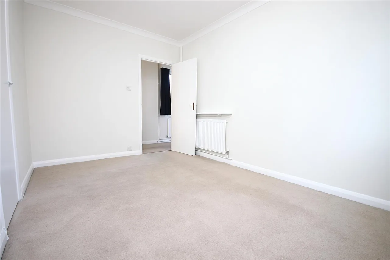 Quennell Close, Ashtead, KT21, photo 18