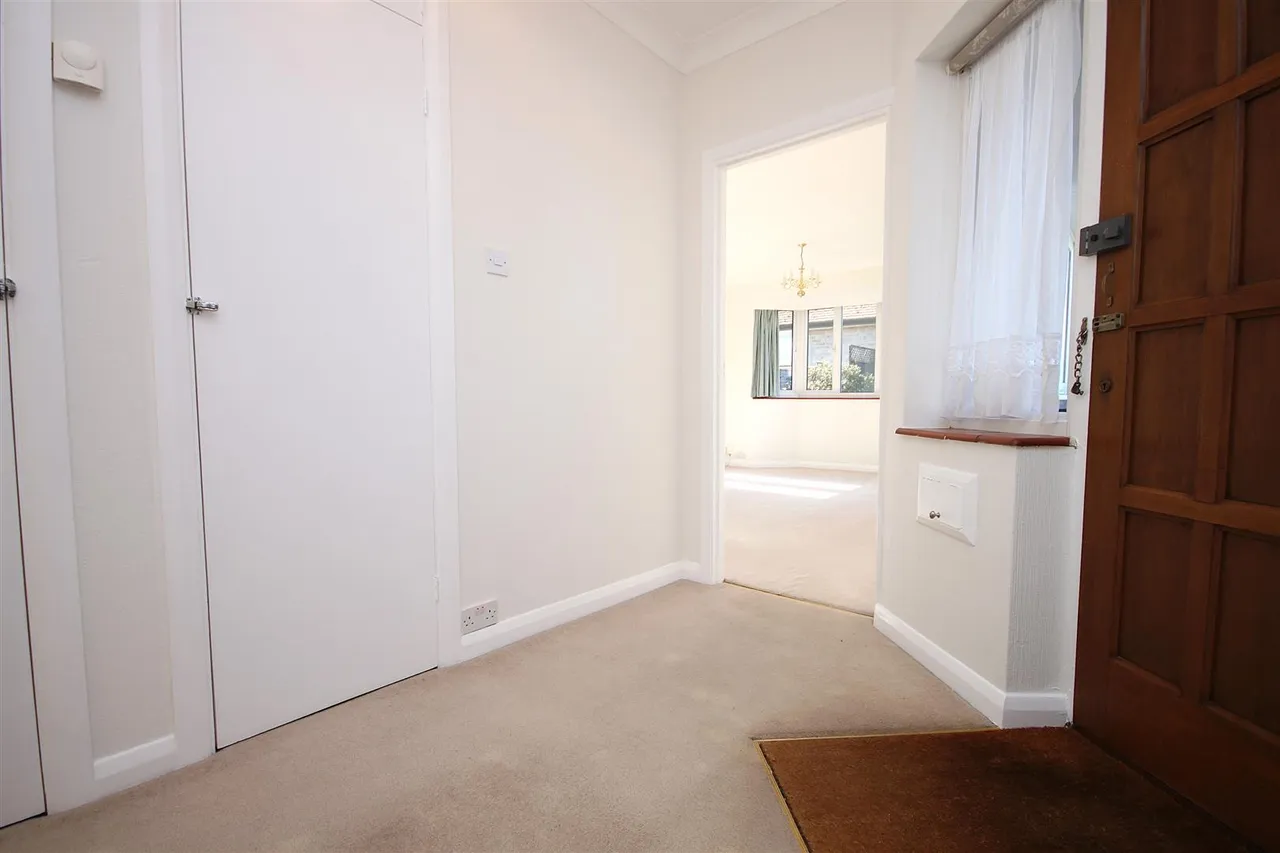 Quennell Close, Ashtead, KT21, photo 7