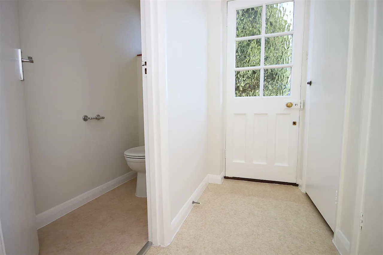 Quennell Close, Ashtead, KT21, photo 12
