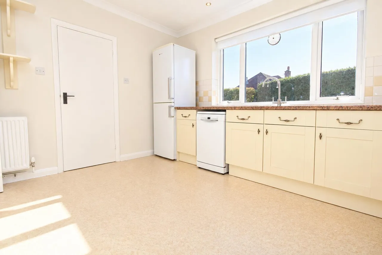 Quennell Close, Ashtead, KT21, photo 10