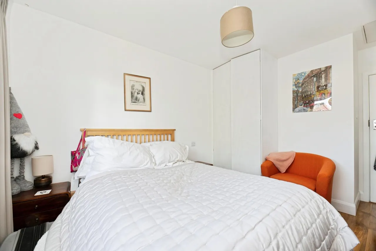 Lawrence Avenue, New Malden, KT3, photo 17