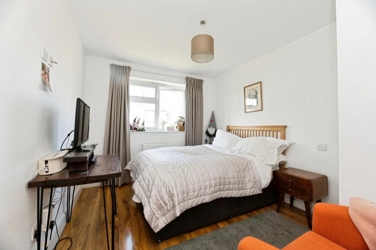Lawrence Avenue, New Malden, KT3, photo 16