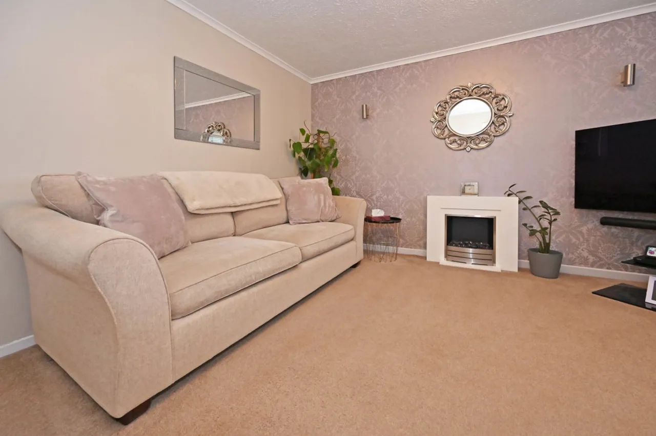Royston Walk , Longton , Stoke-On-Trent, photo 3