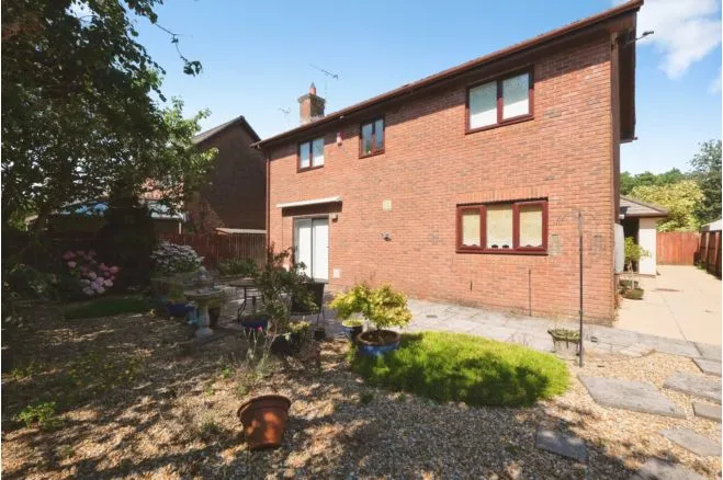 East Lynne Gardens, Newport, NP18, photo 16