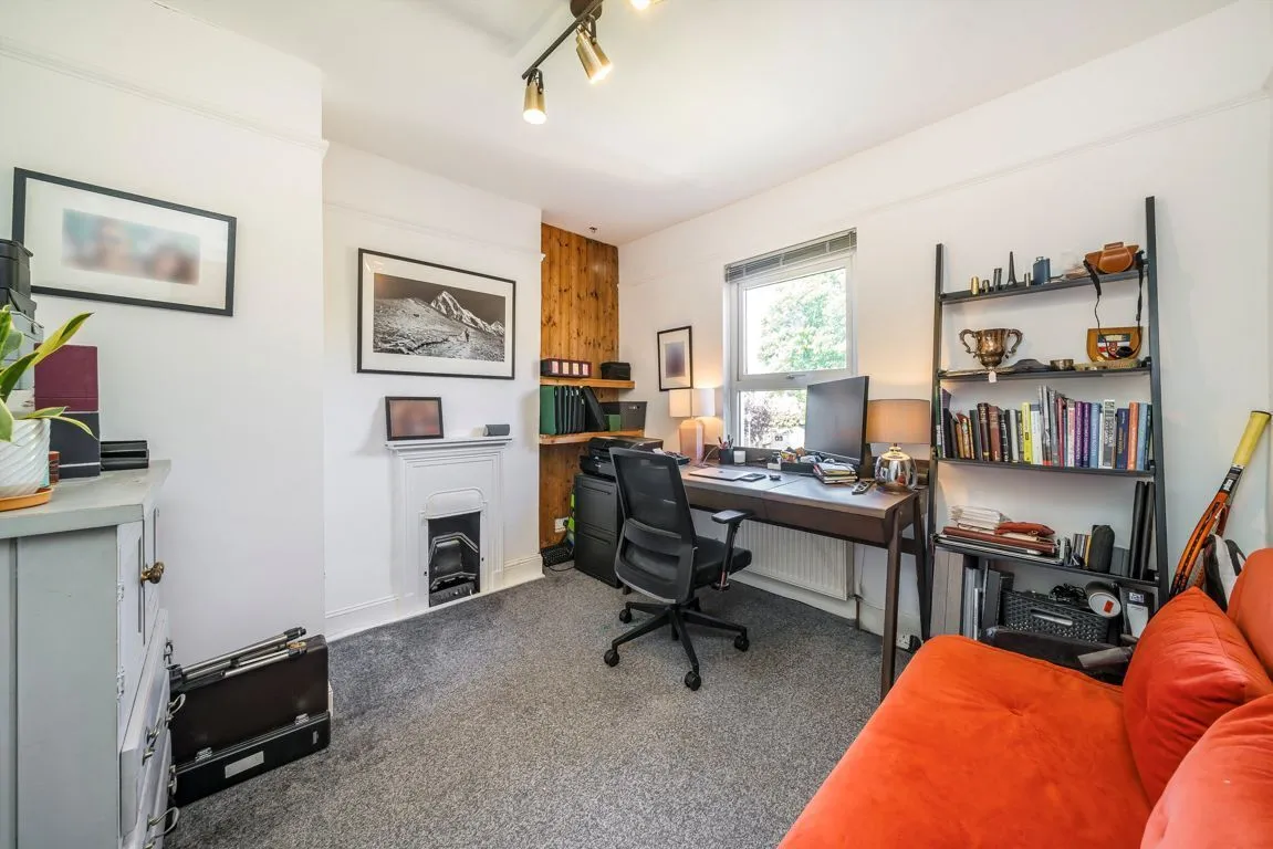 Avenue Road, W3, photo 7