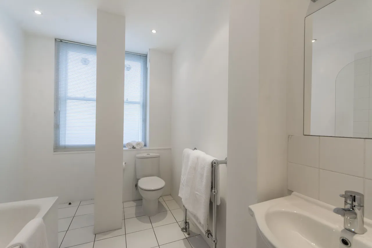 Flat 8, 39 Hill Street, London, photo 8