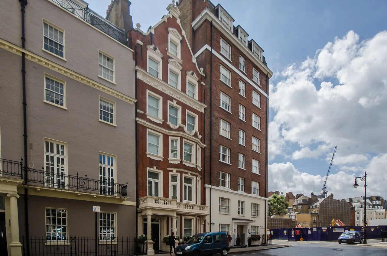 2 bed flat to rent — Flat 8, 39 Hill Street, London