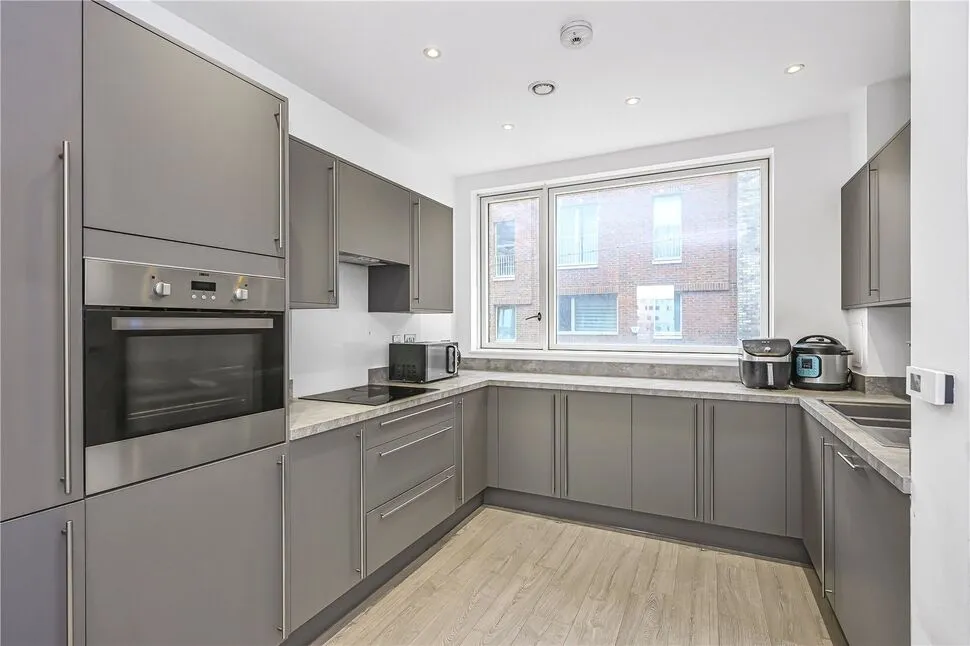 Benson Street, Barking, IG11, photo 4