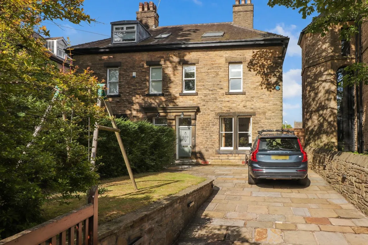 5 bed house for sale — Broomgrove Road, Broomhall, Sheffield, S10 2NA
