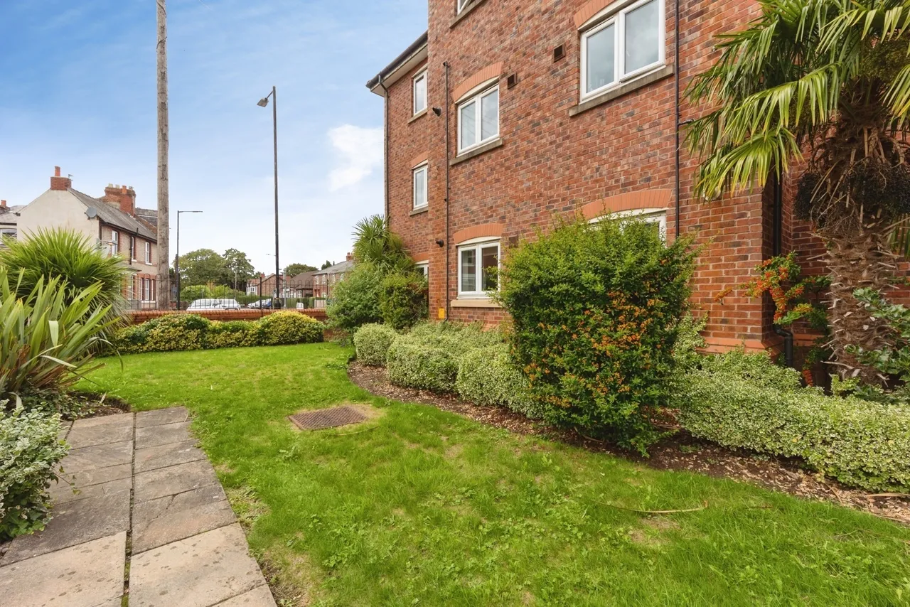 Bridgewater Street, Sale, Greater Manchester, M33, photo 18