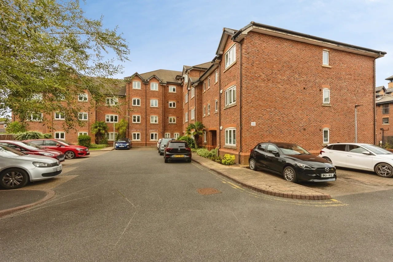 2 bed flat for sale — Bridgewater Street, Sale, Greater Manchester, M33
