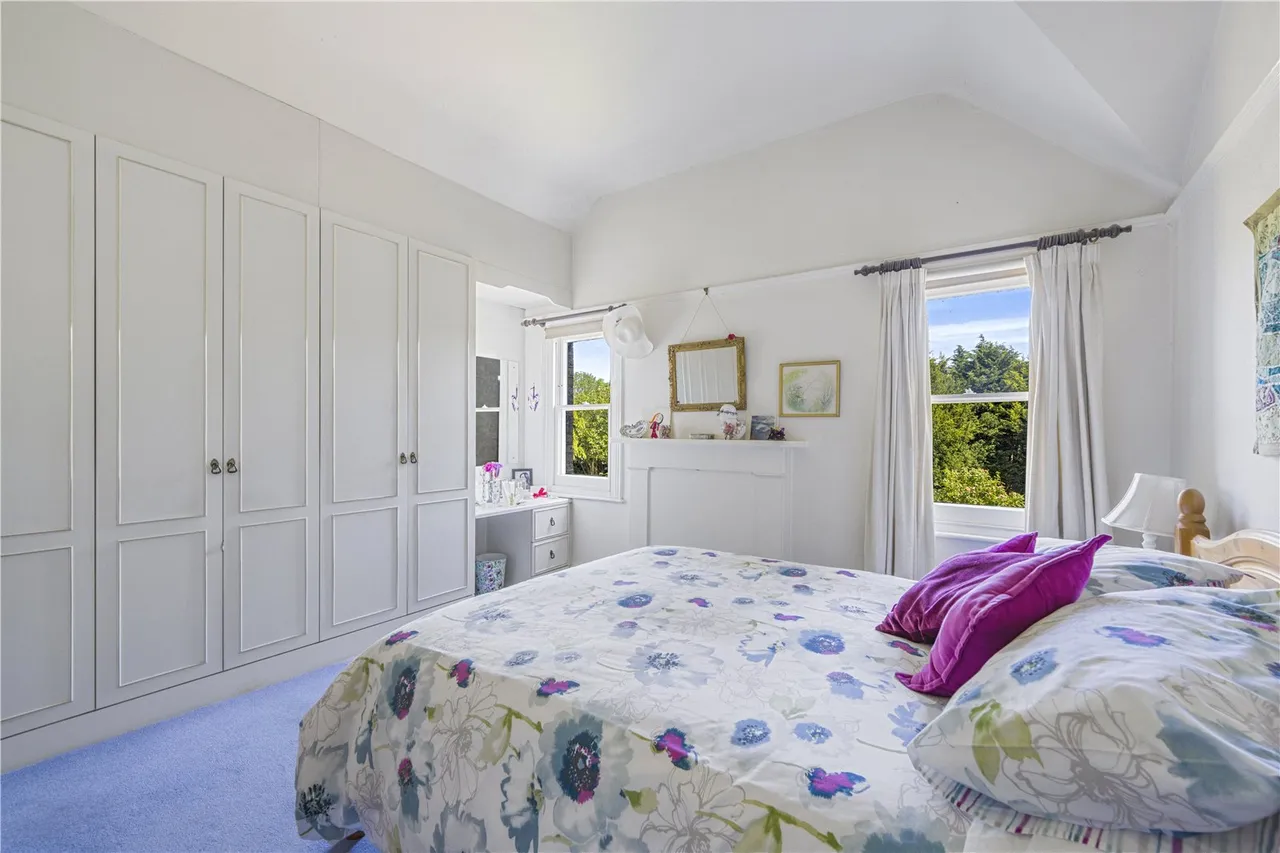 Uxbridge Road, Hampton Hill, TW12 1AY, photo 12