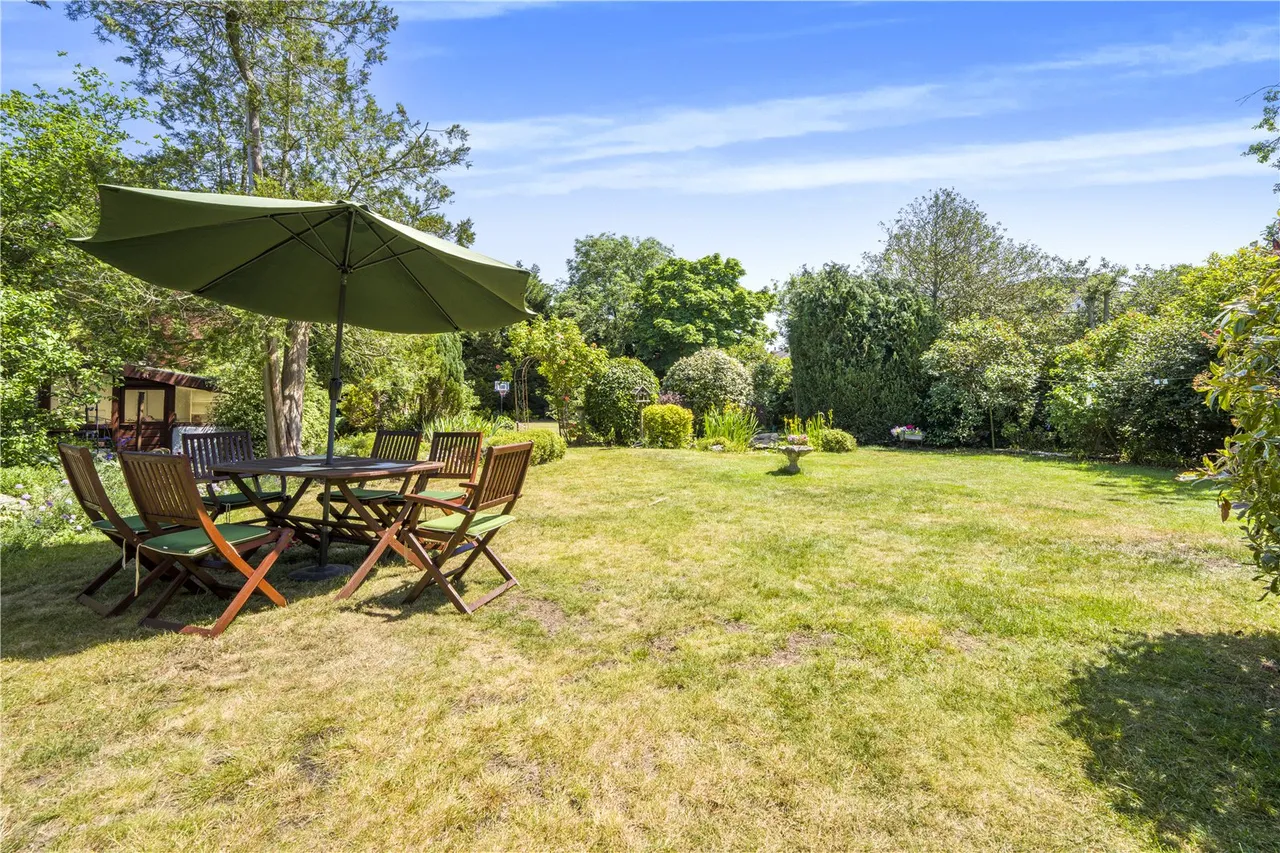 Uxbridge Road, Hampton Hill, TW12 1AY, photo 15