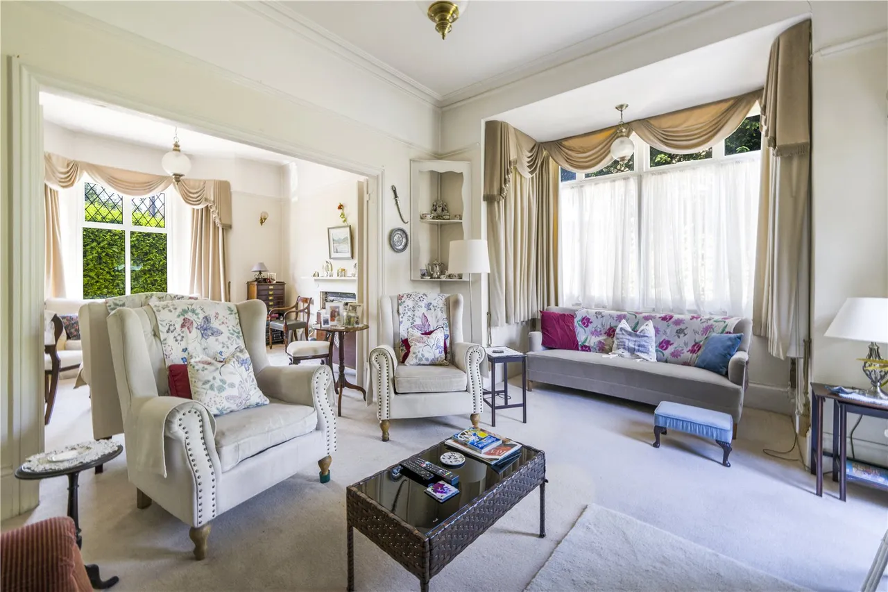 Uxbridge Road, Hampton Hill, TW12 1AY, photo 4