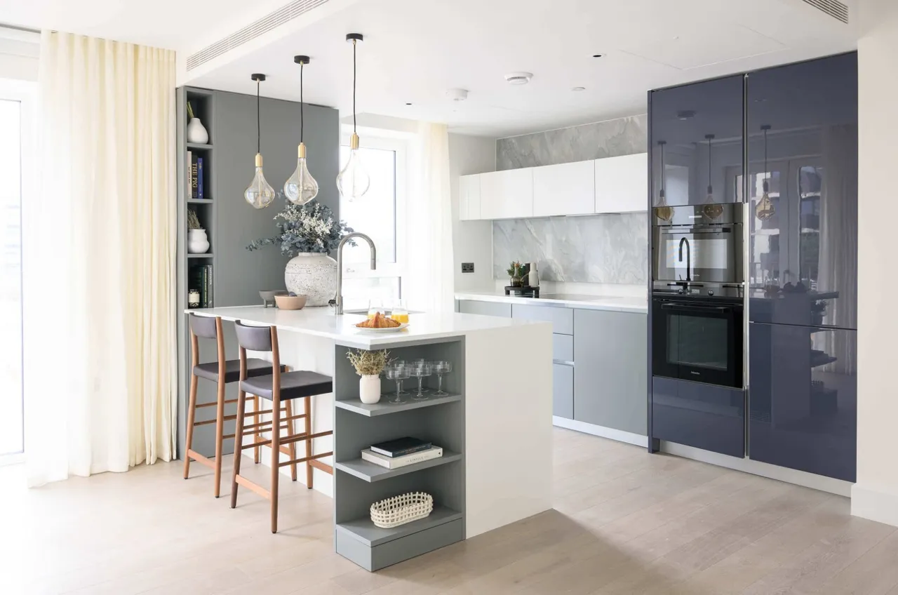 3 bed house for sale, Wood Lane, London, W12
