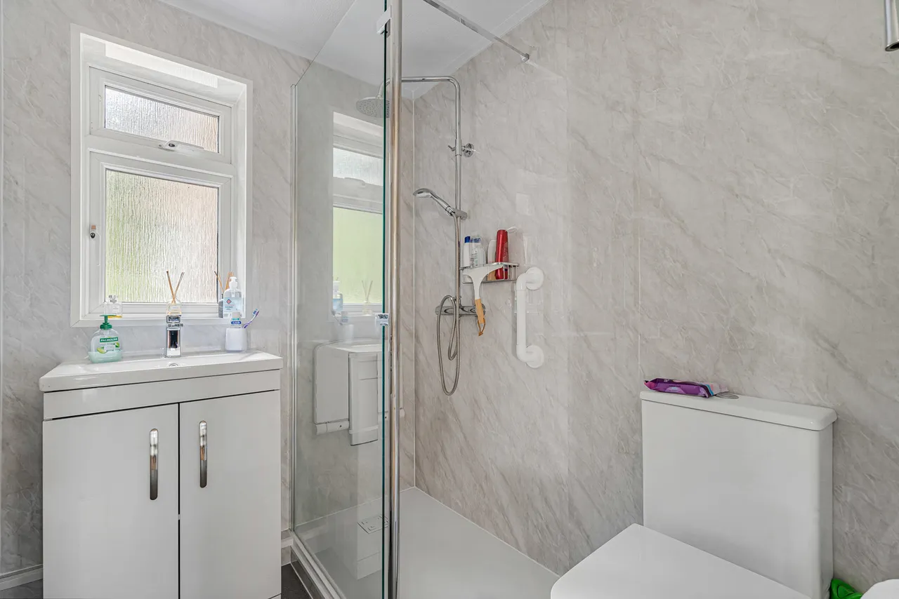 Briar Close, West Byfleet, KT14, photo 27