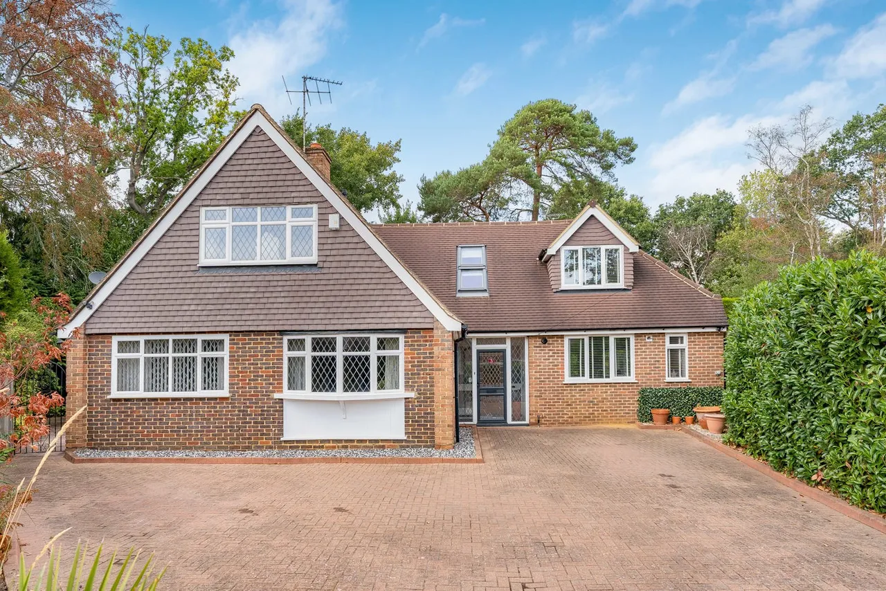 Briar Close, West Byfleet, KT14, photo 30