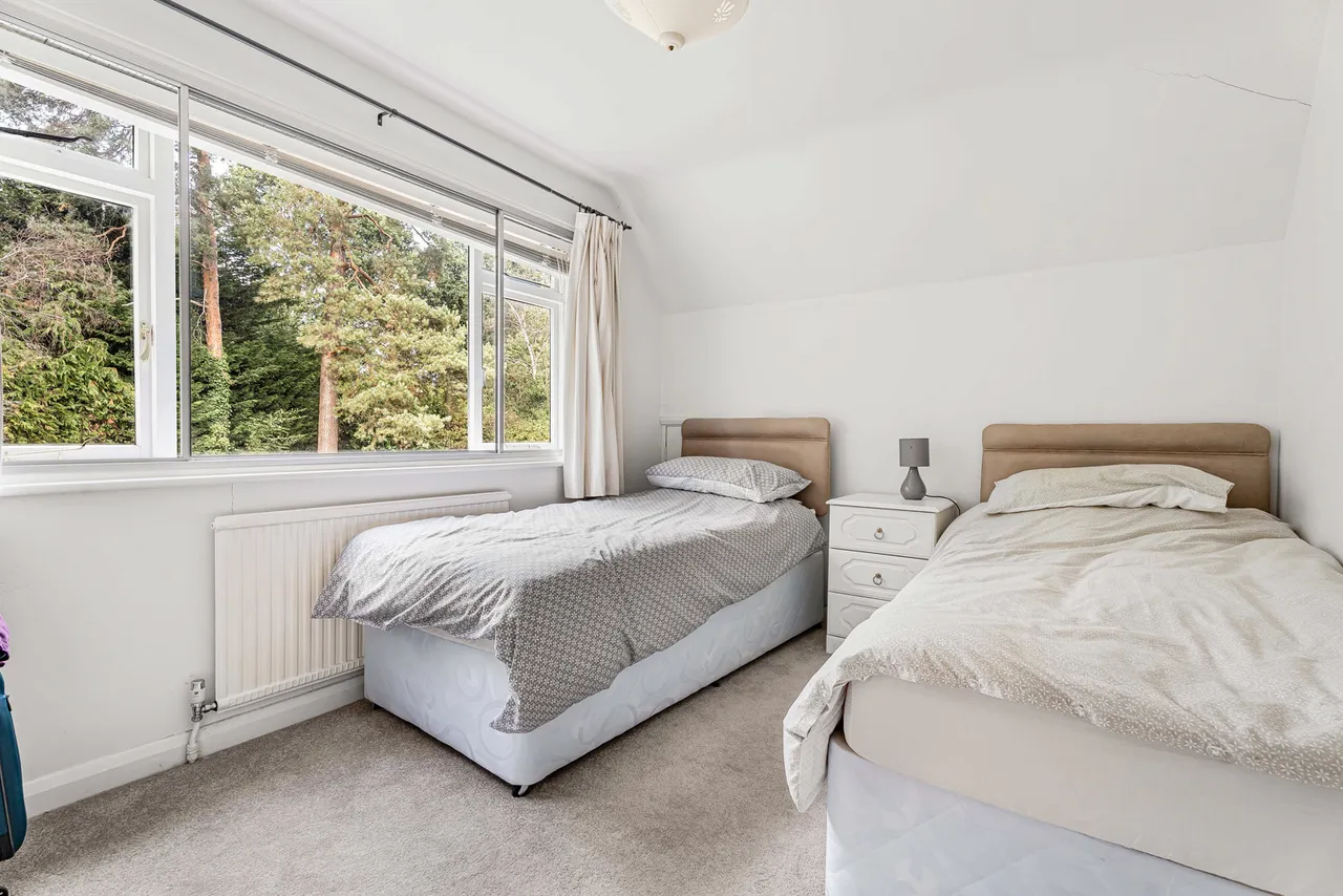 Briar Close, West Byfleet, KT14, photo 23