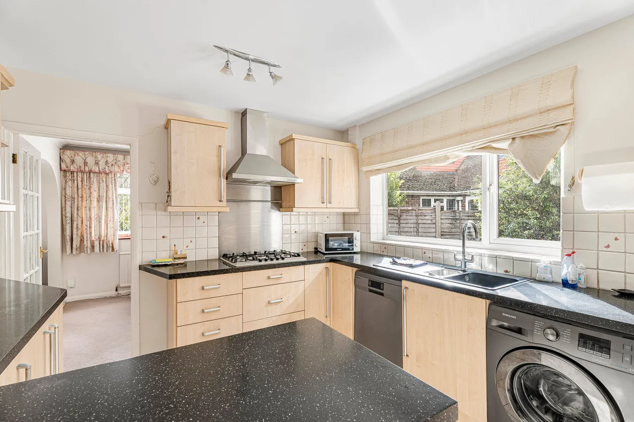 Briar Close, West Byfleet, KT14, photo 17