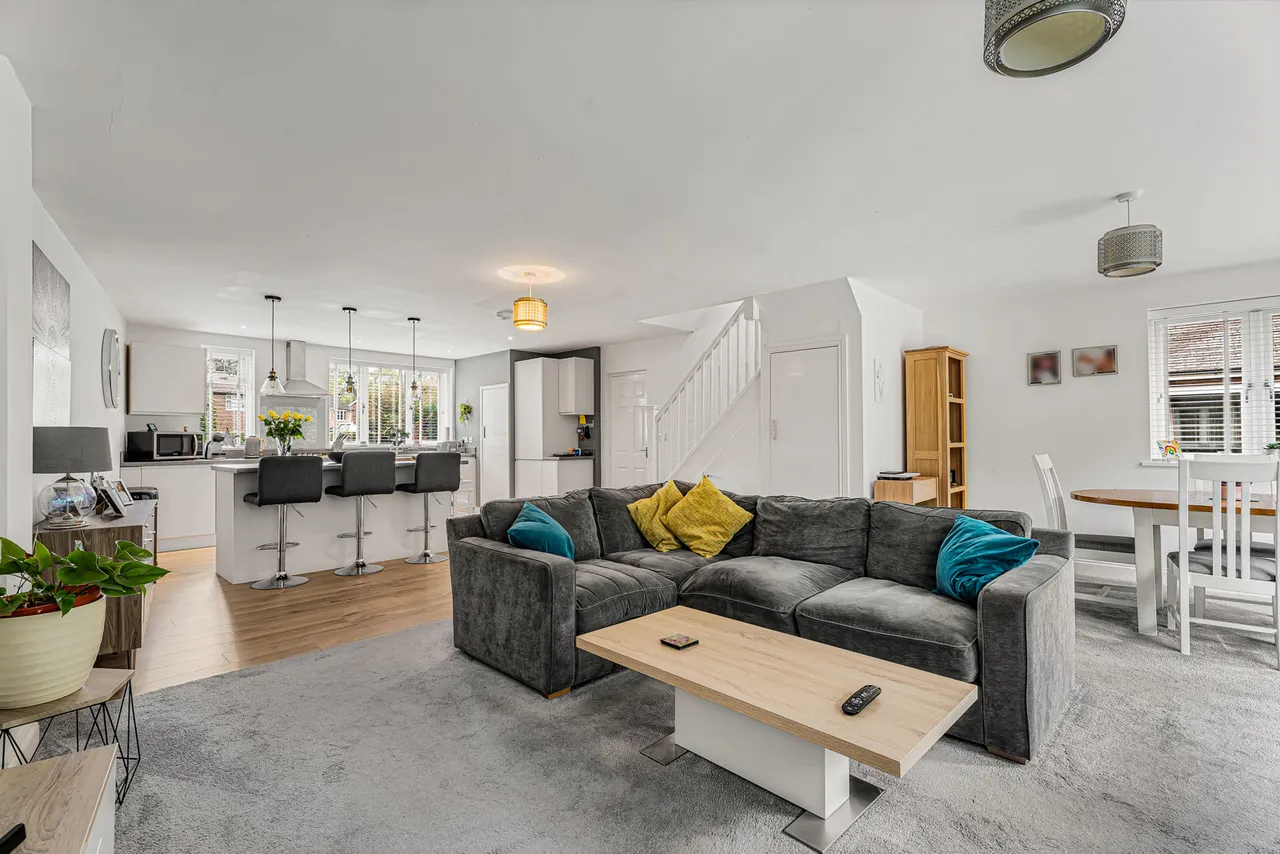 Briar Close, West Byfleet, KT14, photo 2