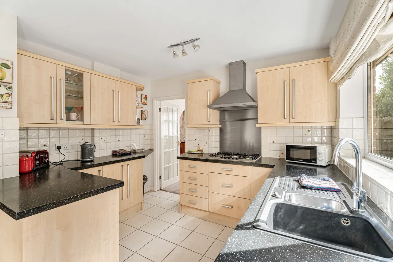 Briar Close, West Byfleet, KT14, photo 12