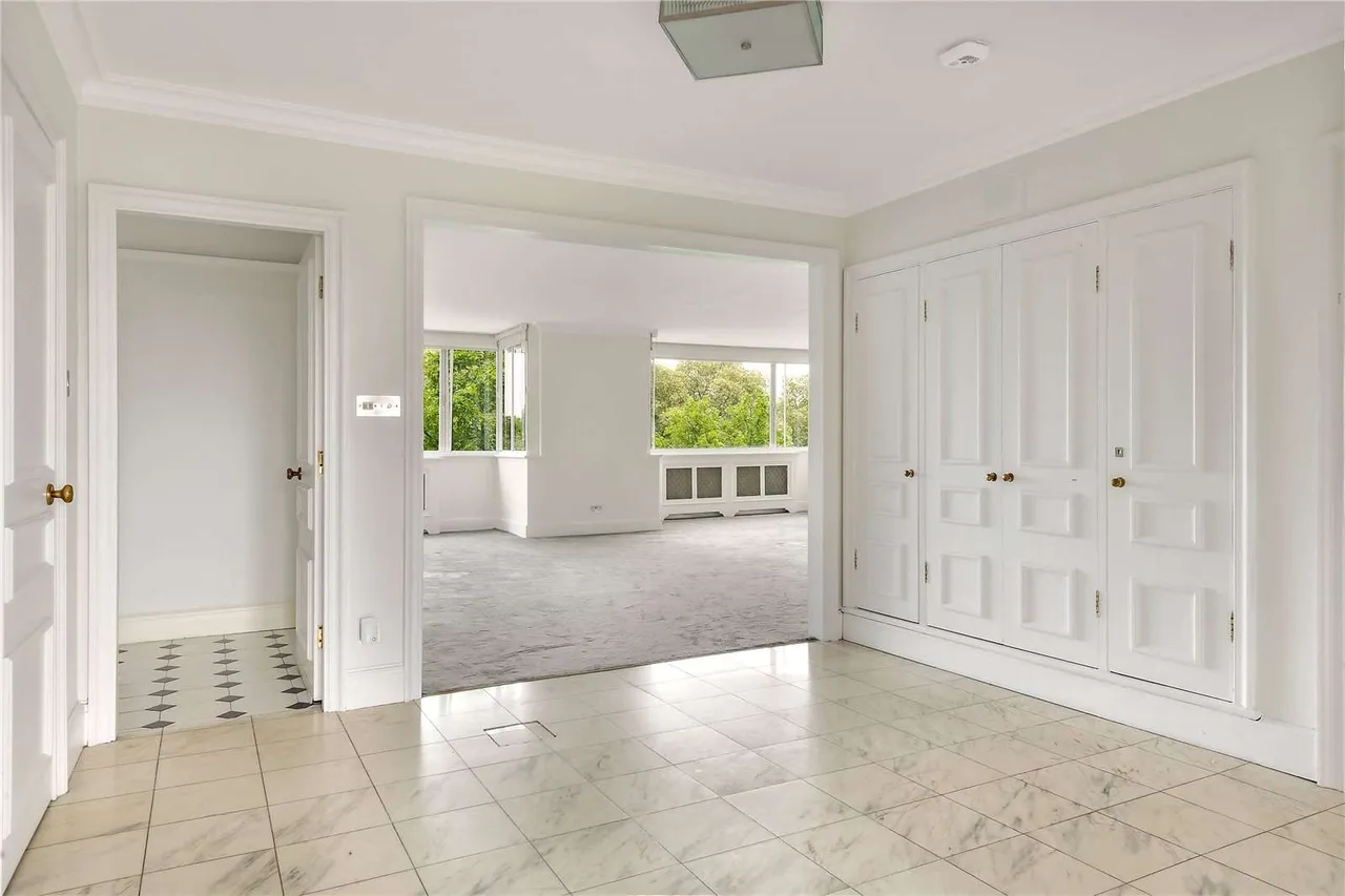 3 bed flat for sale — South Lodge, 245 Knightsbridge, London, SW7 1DG