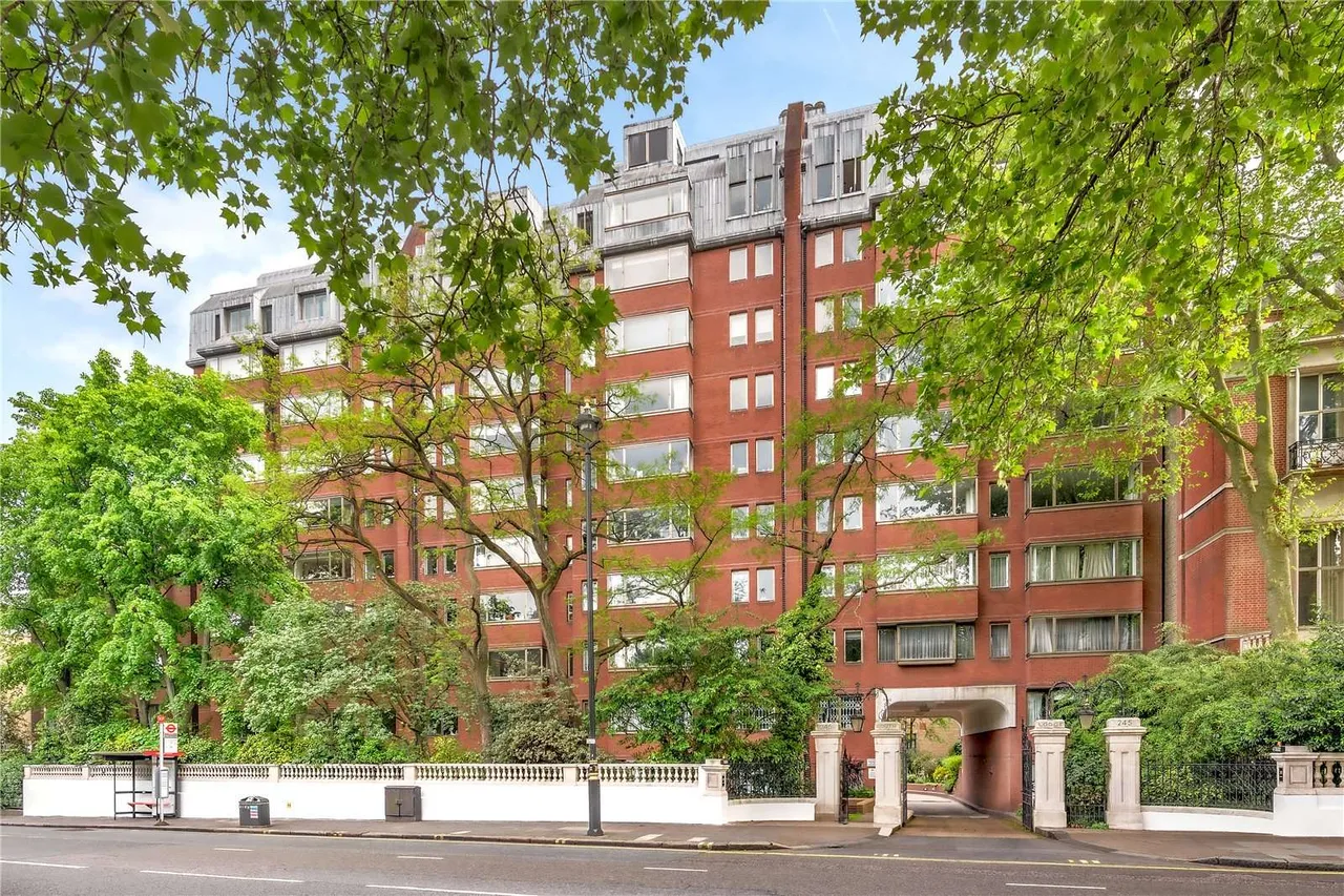 South Lodge, 245 Knightsbridge, London, SW7 1DG, photo 2