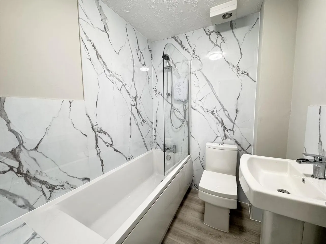 Lavender Close, Manchester M23 9SH, photo 8