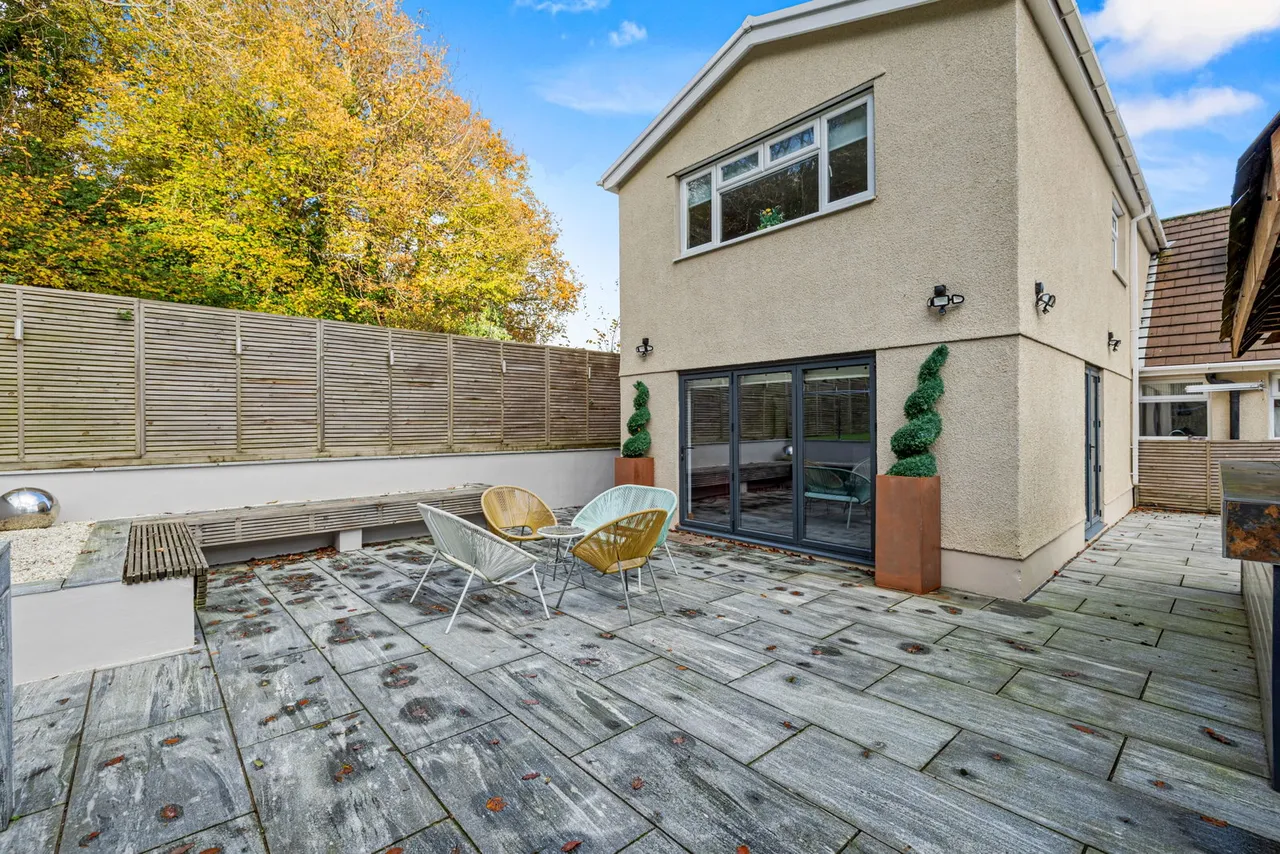 Slade Gardens, West Cross, SA3, photo 27