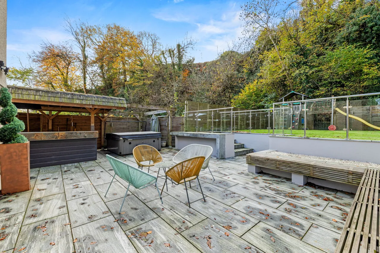 Slade Gardens, West Cross, SA3, photo 25