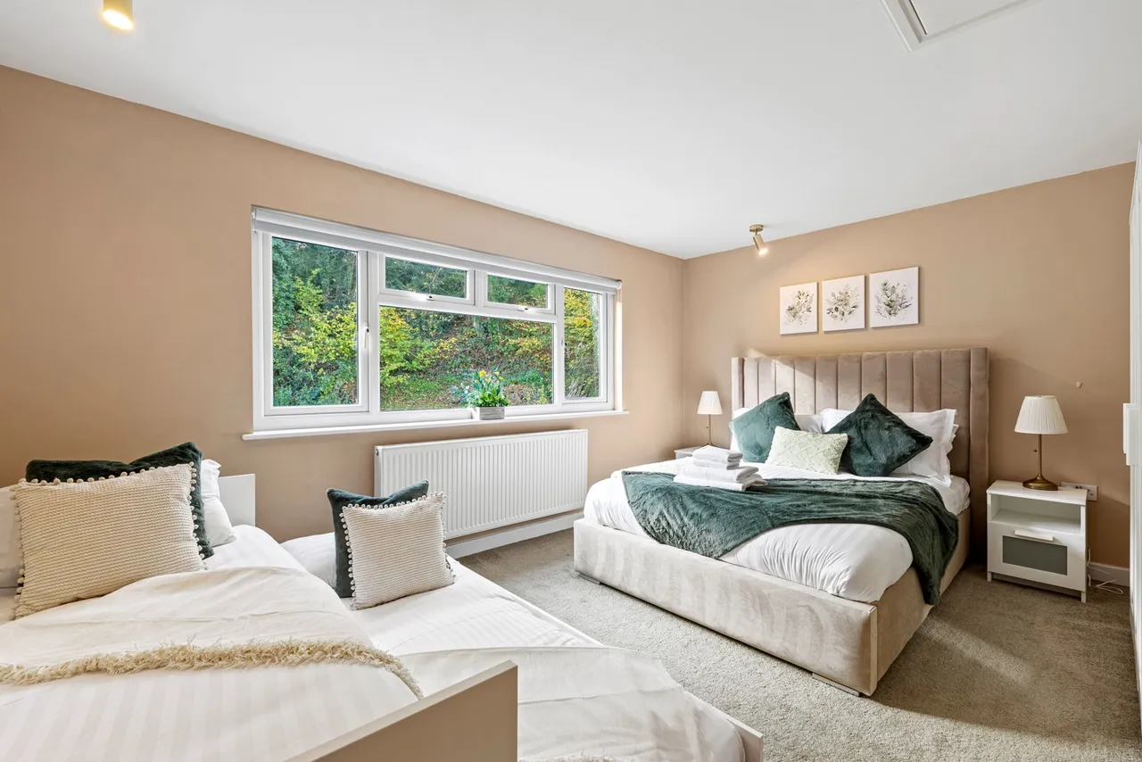 Slade Gardens, West Cross, SA3, photo 23
