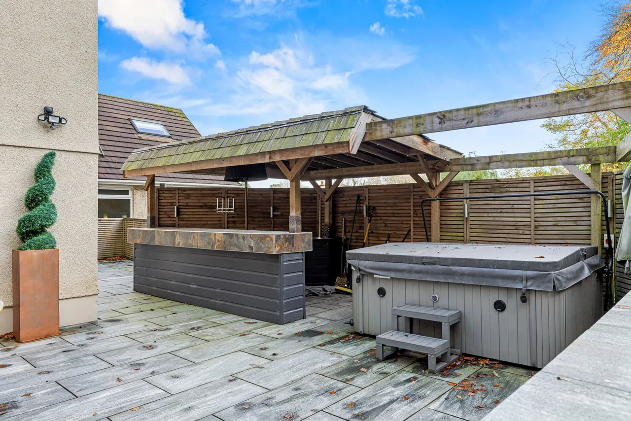 Slade Gardens, West Cross, SA3, photo 26