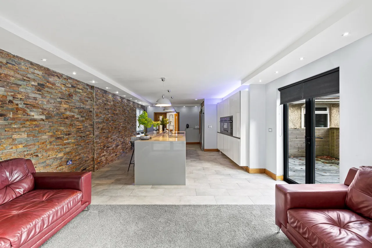Slade Gardens, West Cross, SA3, photo 8