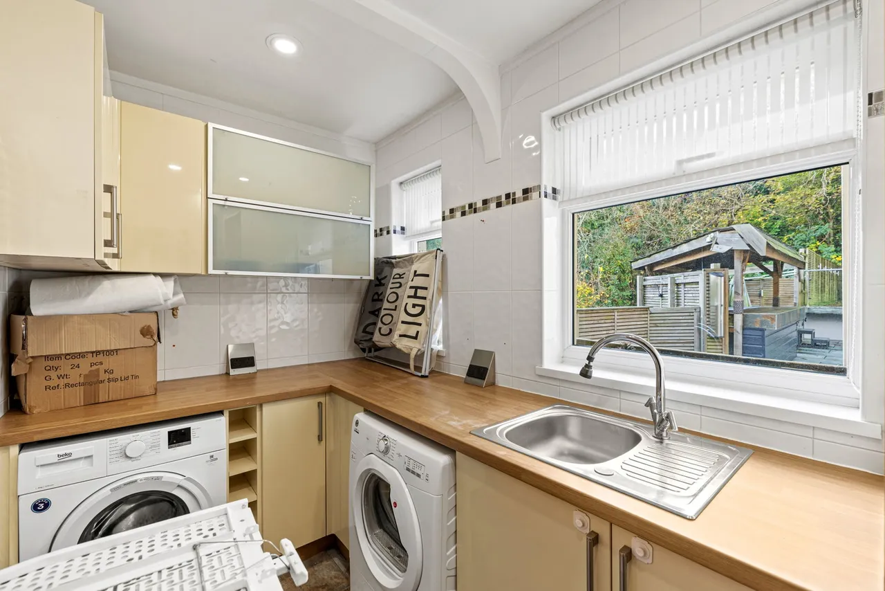 Slade Gardens, West Cross, SA3, photo 11