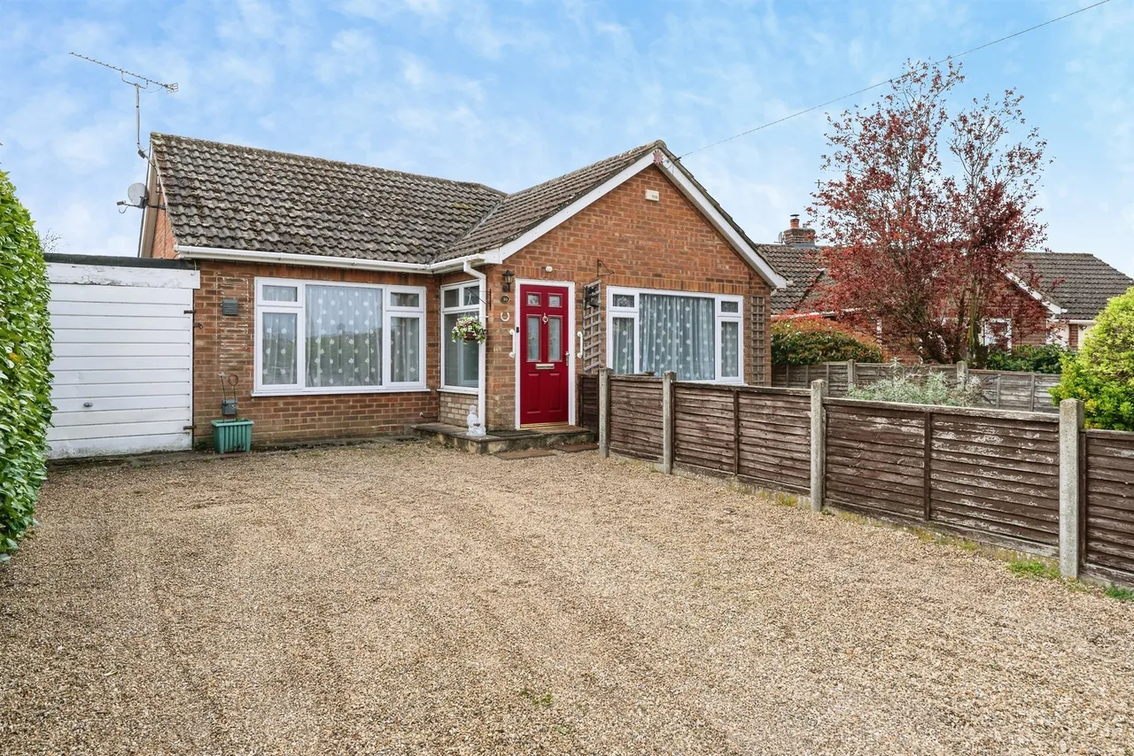 2 bed house for sale — St. Margarets Drive, Brandon