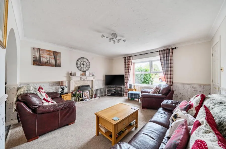 Newstead Close, Swindon, SN25, photo 5