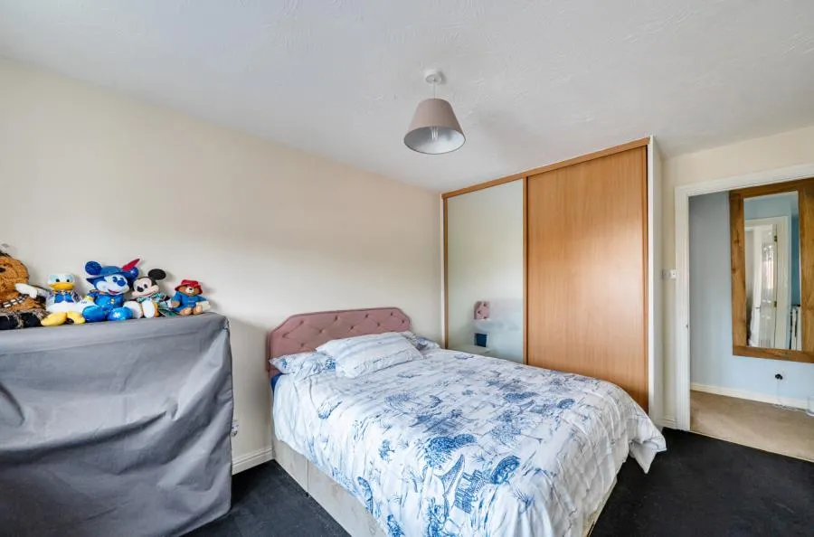 Newstead Close, Swindon, SN25, photo 12