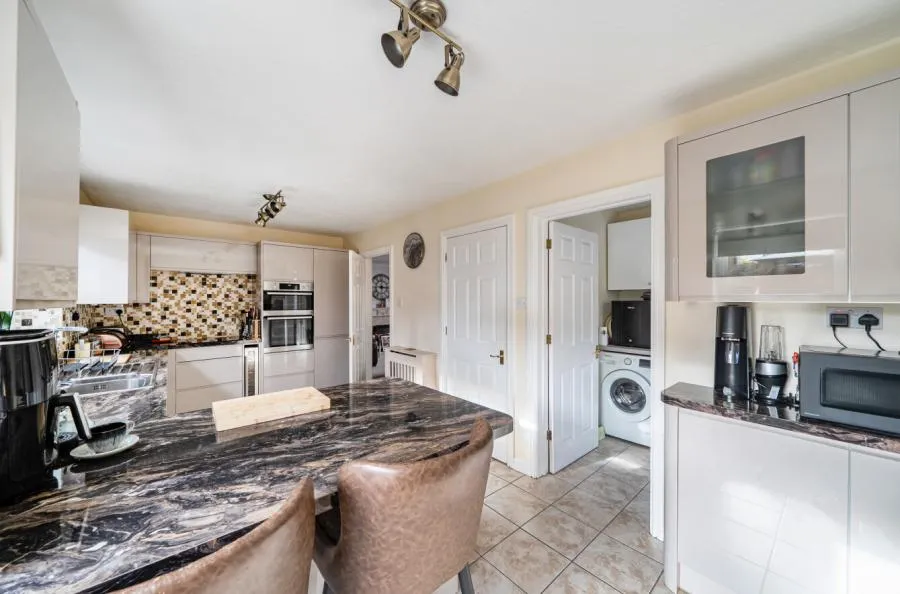 Newstead Close, Swindon, SN25, photo 3