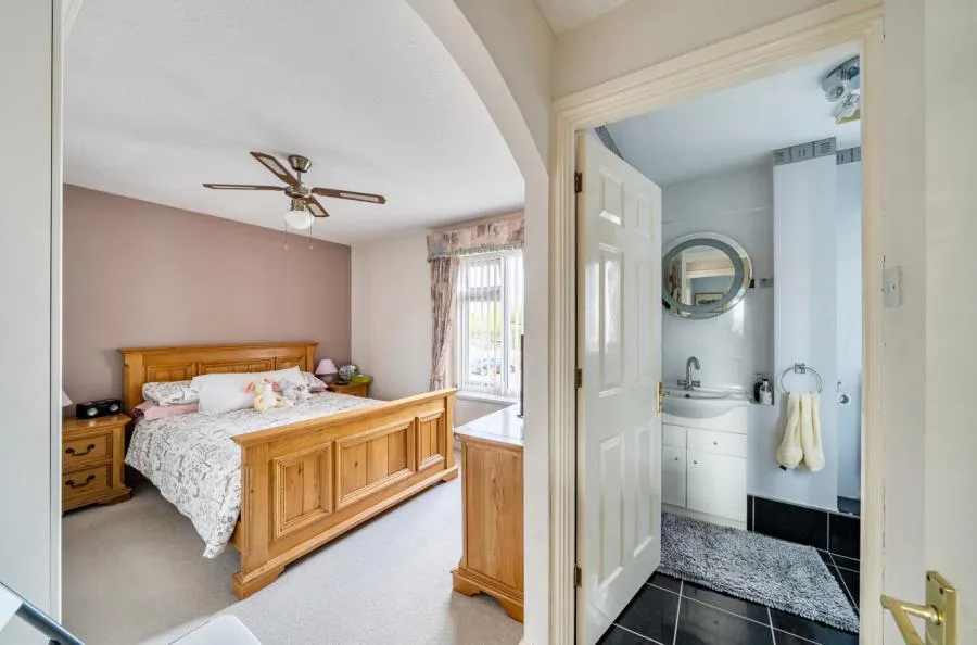 Newstead Close, Swindon, SN25, photo 10