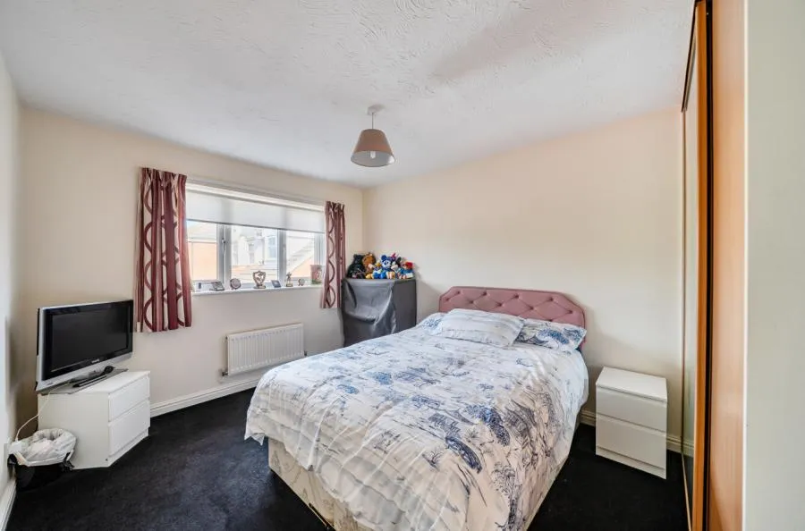 Newstead Close, Swindon, SN25, photo 13