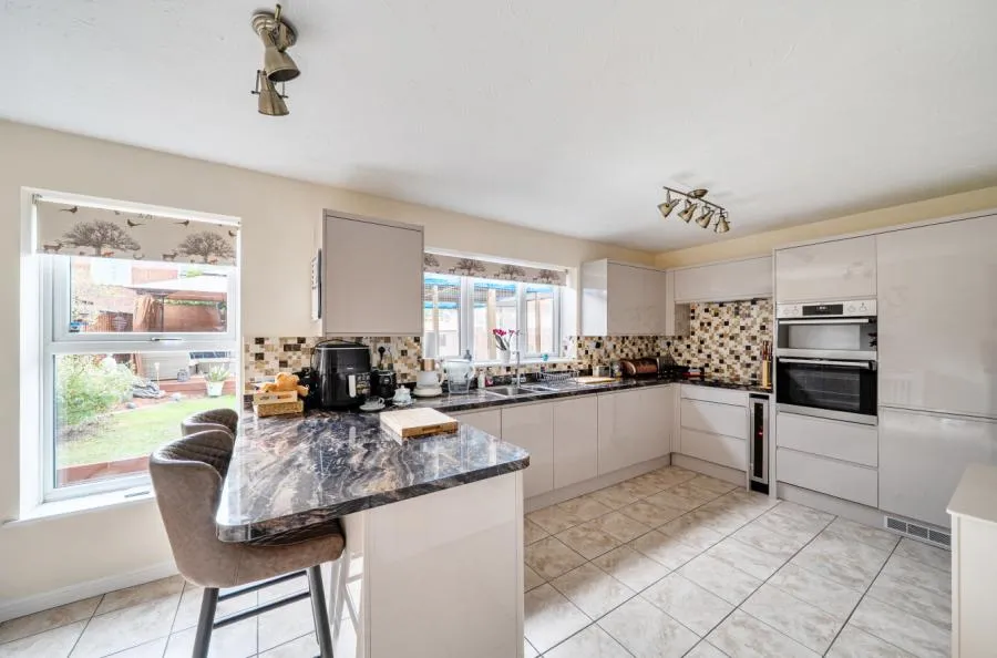 Newstead Close, Swindon, SN25, photo 4