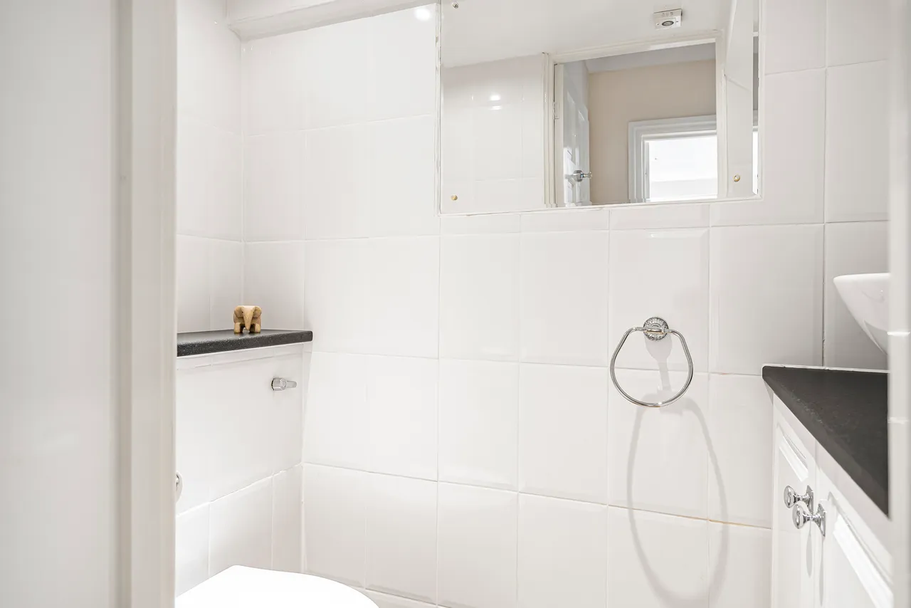 Penton Hook Road, Staines-upon-Thames, TW18, photo 9