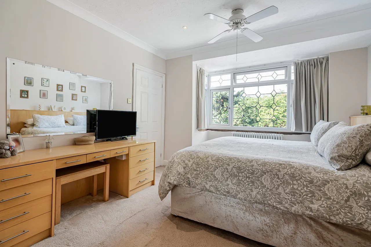 Penton Hook Road, Staines-upon-Thames, TW18, photo 11