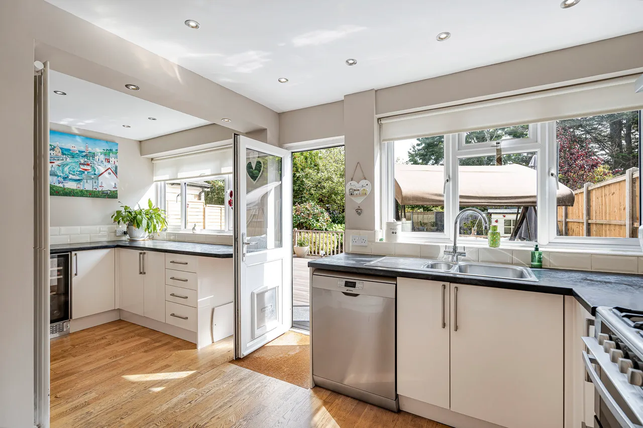 Penton Hook Road, Staines-upon-Thames, TW18, photo 8